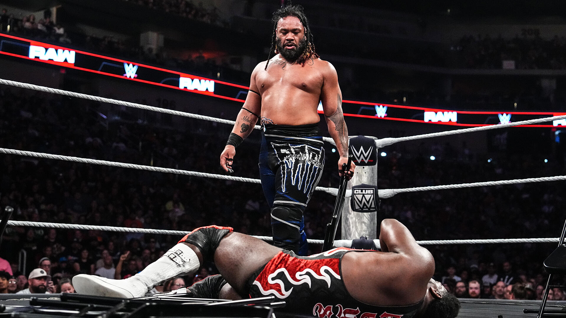 تغطية شاملة لنتائج عرض الرو WWE Raw: عودات مدوية وصراعات نارية تصنع الحدث
