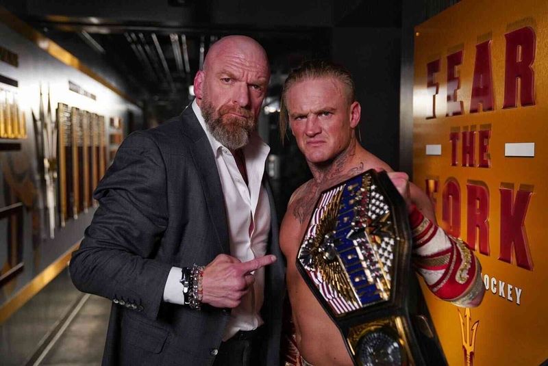 نفى شائعات استبعاد إيليا دراغونوف عن شاشات WWE بسبب رفضه تجديد العقد
