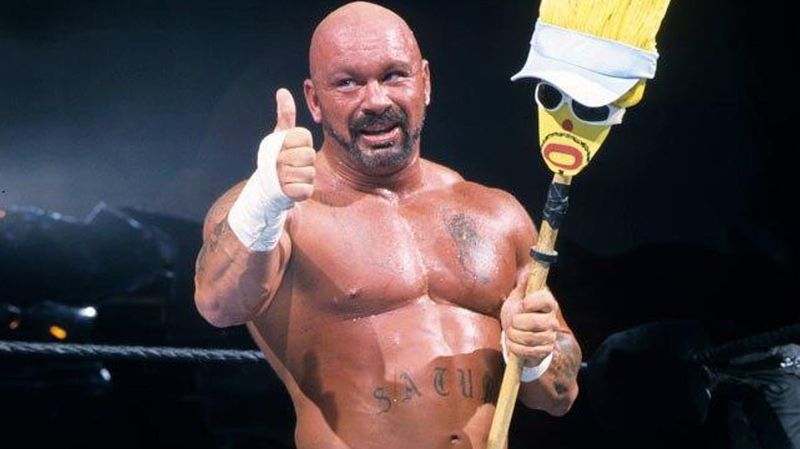 بيري ساترن يؤكد أن WWE طرده بعد رفضه تخفيض أجره