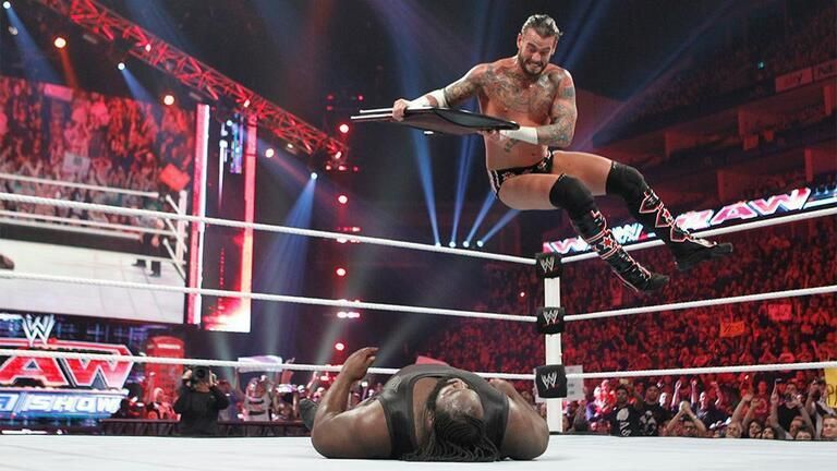 WWE RAW 16.04.2012