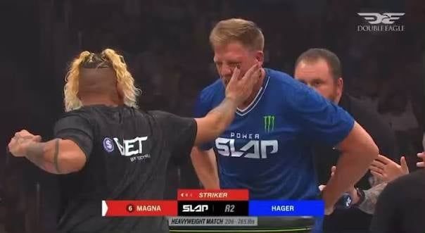 جيك هاجر يكاد يشتبك مع أعضاء فريق كرة سلة جامعي بعد خسارته أمام جوني ماغنا في منافسات Power Slap