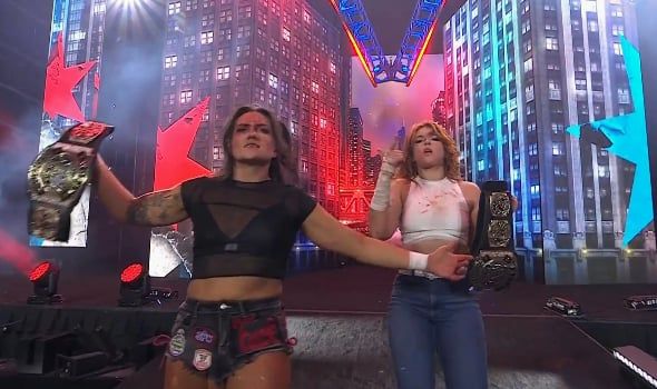 فريق The Brawling Birds يحتفظ ببطولة AEW العالمية للفرق للسيدات ضد فريق ديفاين دومينيون في عرض AEW All Out