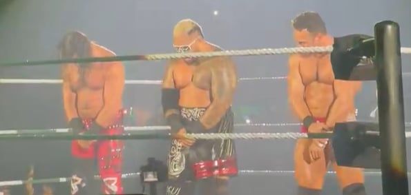 سولو سيكوا وسيث رولينز وال ال ايه نايت يشعلون عرض WWE في تشيلي برقصة استثنائية