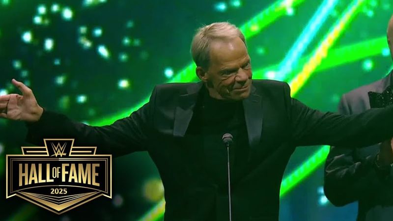 لكس لوغر يستعرض تفاصيل السقوط الذي سبق تكريمه وأجبره على تغيير خططه في قاعة مشاهير WWE