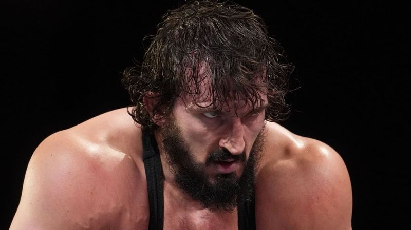 إيدي كينغستون ينشر فيديو مؤثرا عقب وفاة زميله في اتحاد AEW باك