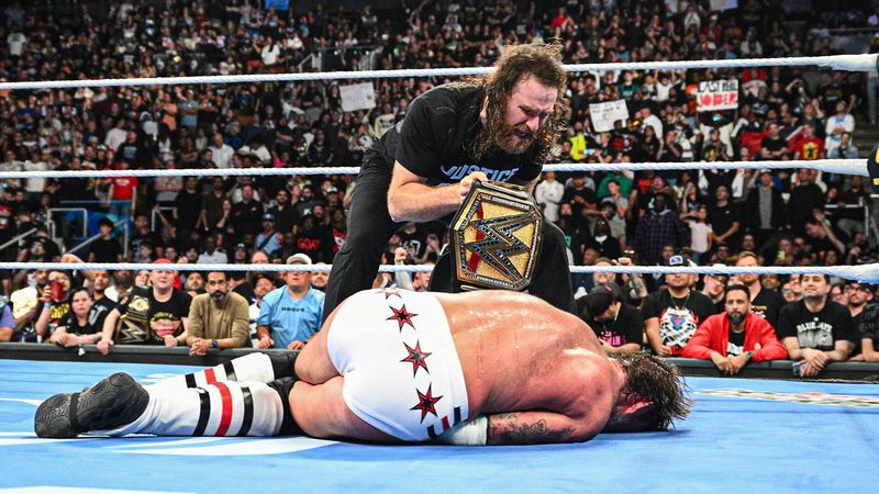 نتائج عرض WWE SmackDown (21 أغسطس 2026): سامي زين يخون كيفن أوينز ويهدي الفوز لـ سي ام بانك.. وظهور هيرومو تاكاهاشي بشخصية جديدة
