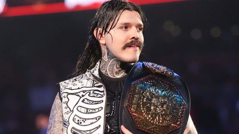 دومينيك ميستيريو يوجه رسالة حاسمة لجماهير WWE بشأن مستقبله وألقابه