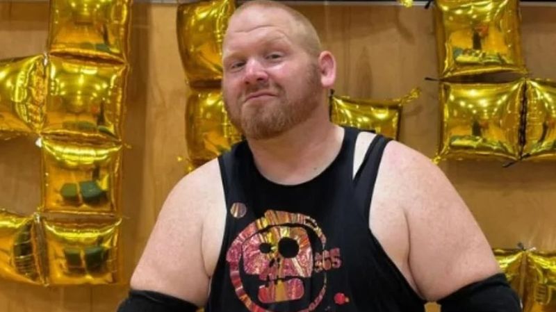 إيثان بايج نجم WWE يعلق على وفاة إيدي أوسبورن مخضرم المصارعة المستقلة الكندية