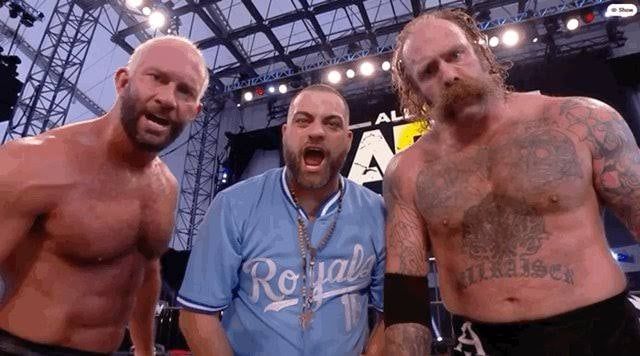 إيدي كينغستون يوجه رسالة وداع مؤثرة لآندي ويليامز في كواليس AEW Collision