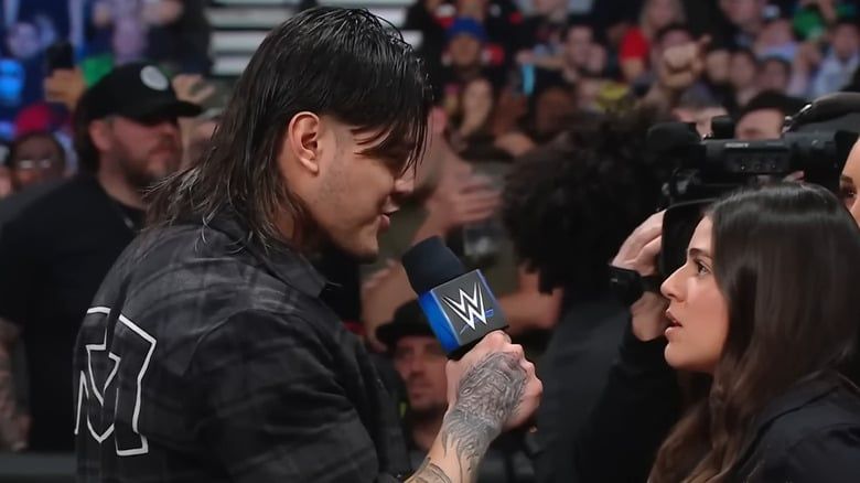 دومينيك ميستيريو يعرب عن حماسه لرحلة شقيقته مع WWE