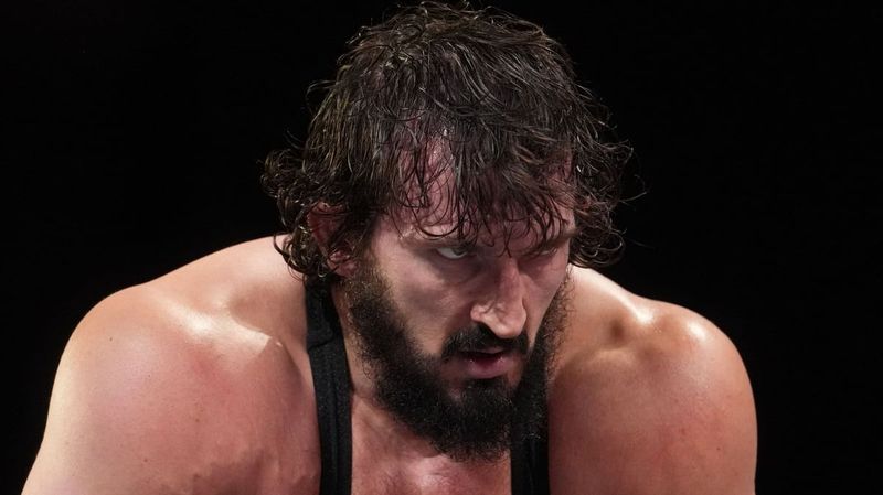 توني شيفاني يكشف عن آخر حديث جمعه مع باك خلال عرض AEW All Out 2026