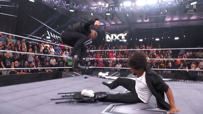 مايلز بورن يهاجم تافيون هايتس مجددا في عرض WWE NXT بتاريخ 15 سبتمبر