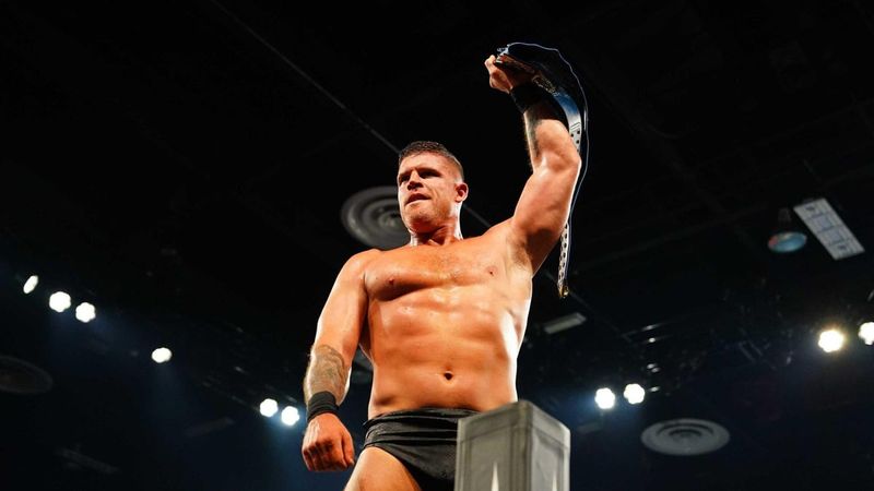 ستيف ماكلين يعرب عن اهتمامه بالانضمام إلى AEW