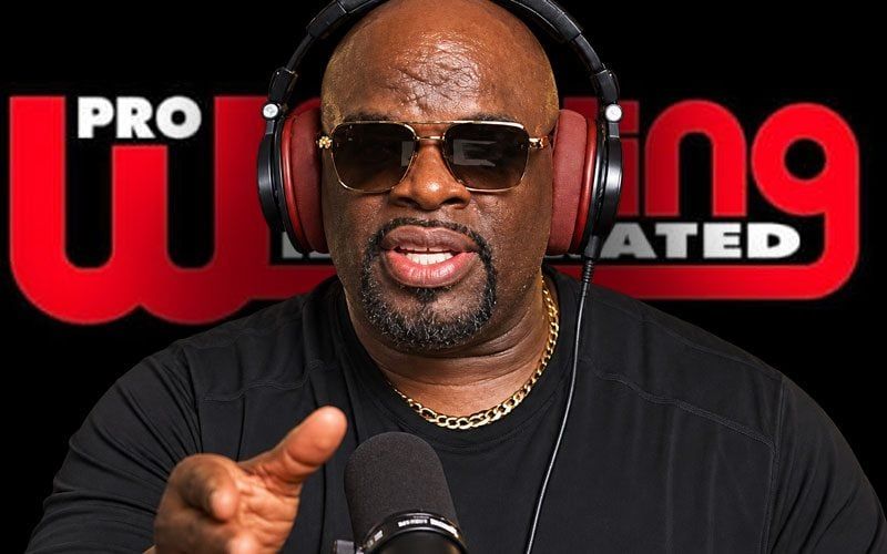 ديفون دادلي يطالب مجلة Pro Wrestling Illustrated بتسليمه درع فريق ذا دادلي بويز المفقود منذ سنوات