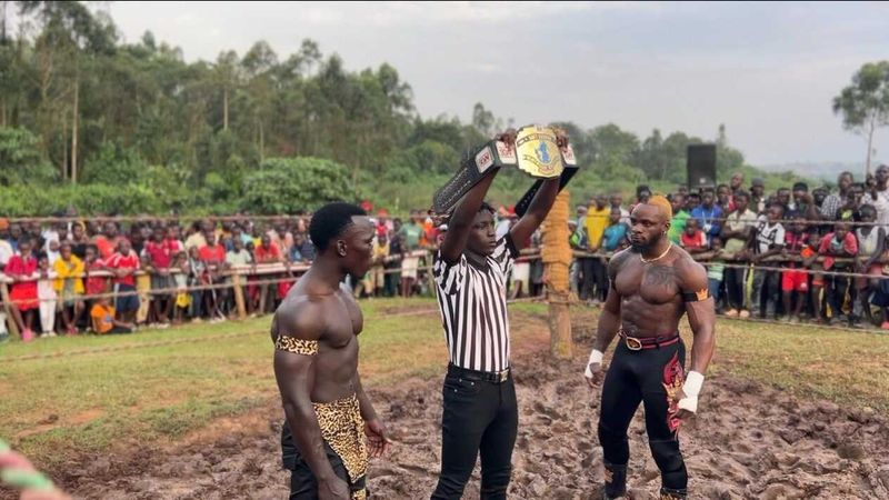 نجم WWE السابق إدريس إنوفي يظهر في أوغندا وينافس في اتحاد Soft Ground Wrestling