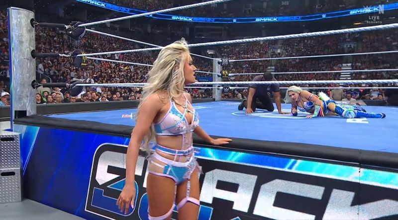 "أنا استحق المنافسة على اللقب!".. كواليس إلغاء مواجهة بليك مونرو وجوليا في WWE SmackDown