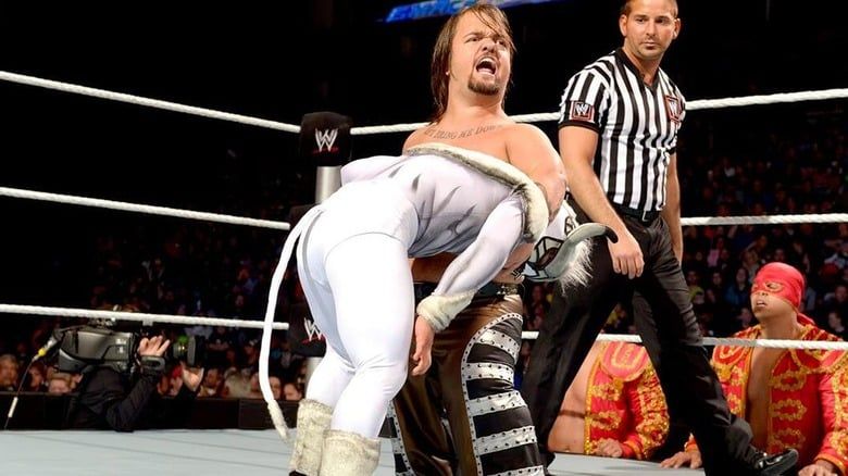أحد مشاركي عرض WWE SummerSlam يكشف كواليس تحوله إلى شخصية دانهاوزن المصغرة ويرغب في مواجهة هورنسوغل