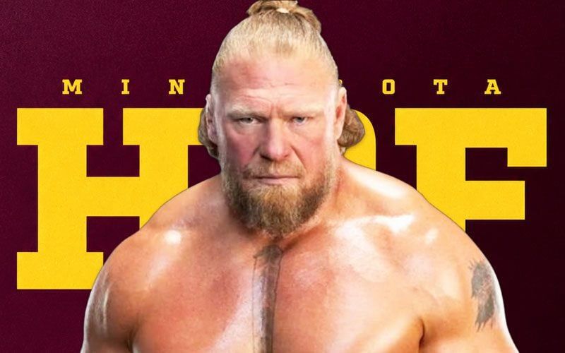 إدراج بروك ليسنر في قاعة مشاهير جامعة مينيسوتا بعد اعتزاله في WWE