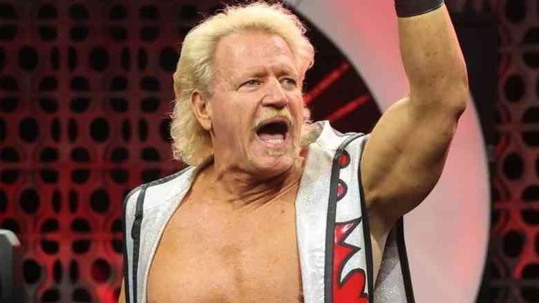 جيف جاريت يكشف عن المهارة المفقودة لدى أوبا فيمي لضمان تحوله لنجم شباك في WWE