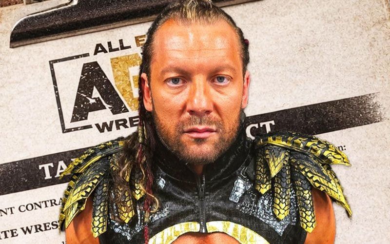تفاصيل وضع عقد كيني أوميغا مع اتحاد AEW