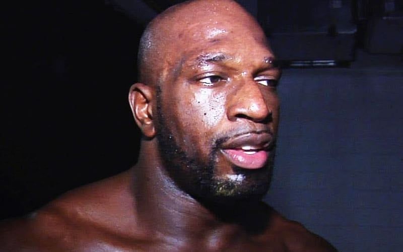 نقل تايتوس أونيل بهدوء إلى قسم النجوم السابقين في موقع WWE بعد سنوات من الغياب عن الحلبات