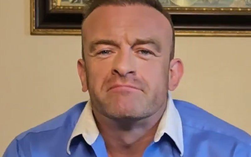 نيك ألديس يعلن عن نزال قفص حديدي في عرض WWE SmackDown القادم