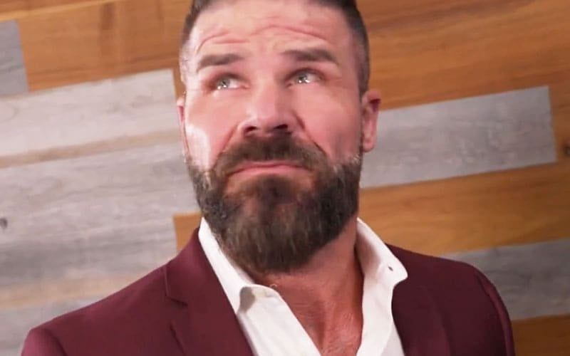 نقل بوبي رود بهدوء إلى قسم النجوم القدامى في WWE رغم استمرار عمله في الشركة