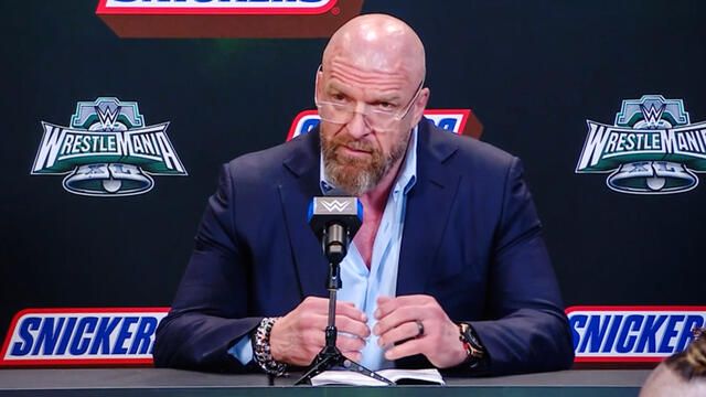 بعد انتقادات الجمهور حقيقة الإطاحة بـتريبل إتش من قيادة WWE