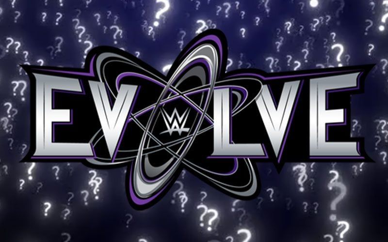 التساؤلات حول مستقبل عرض WWE EVOLVE بعد نقل عرض WWE Main Event إلى نفس توقيت البث