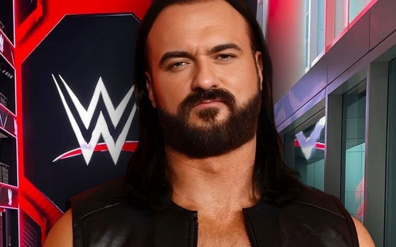 رصد درو ماكنتاير في المقر الرئيسي لـ WWE خلال فترة غيابه الطويلة
