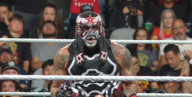 بينتا يحل محل سولو سيكوا ويحجز مقعده في موني إن ذا بانك خلال عرض WWE RAW