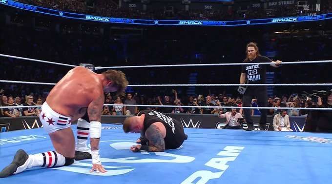 "تدخل سامي زين يحسم القمة!".. سي ام بانك يحتفظ بلقب WWE أمام كيفن أوينز في WWE SmackDown
