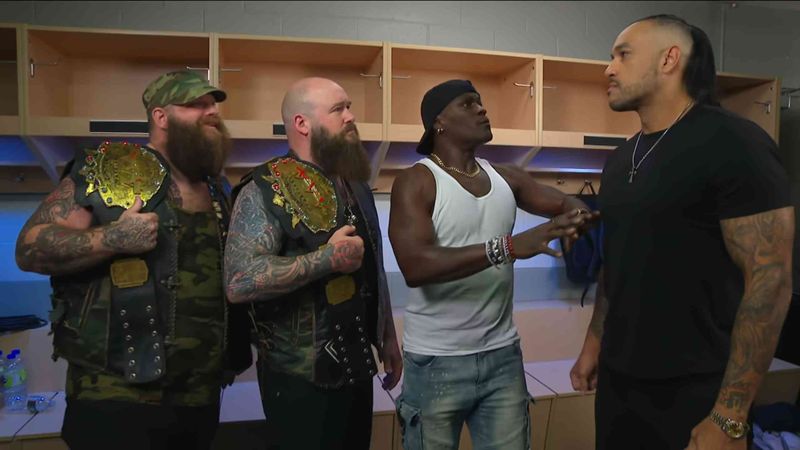 رسميا.. وار رايدرز يدافعون عن ألقاب AAA للفرق ضد داميان بريست وار تروث في WWE SmackDown المكسيك