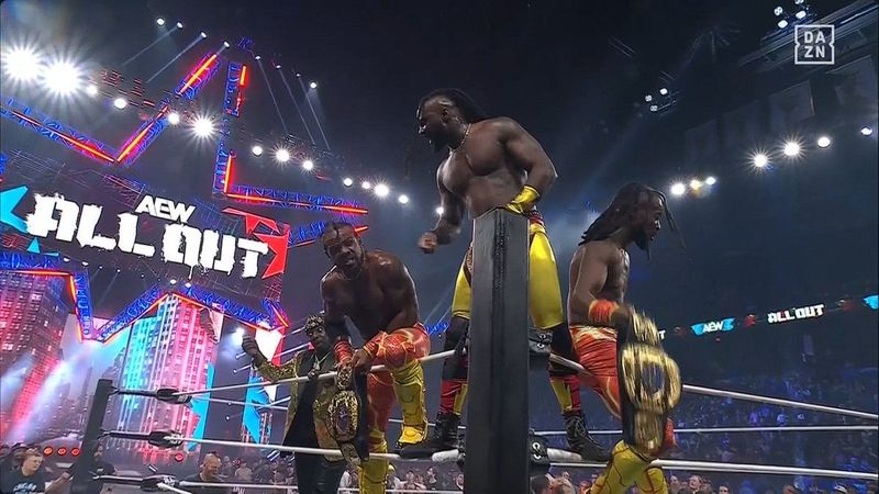سويرف ستريكلاند وفريق ذا نيو ليفل يحتفظان ببطولة AEW العالمية للفرق الثلاثية في عرض AEW All Out