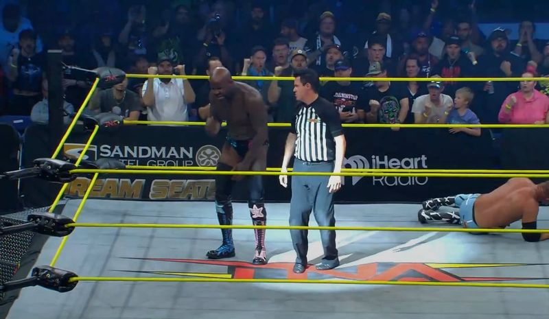 موس يهزم فرانكي كازاريان وينقذ مسيرته في اتحاد TNA خلال عرض TNA iMPACT