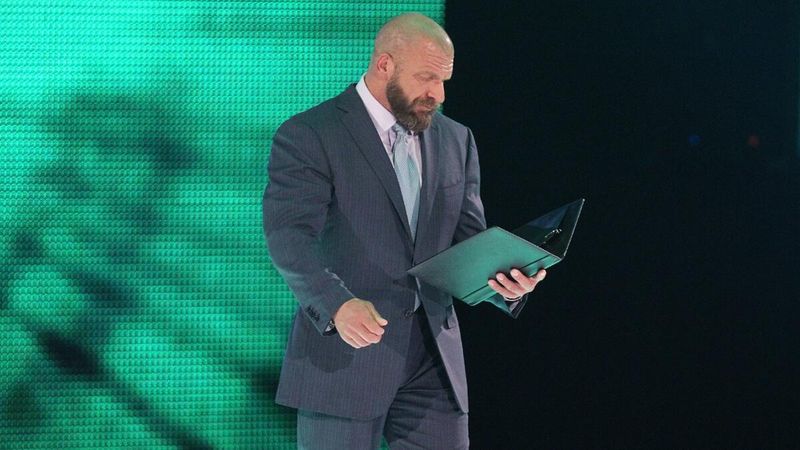 جوناثان كوتشمان يكشف عن حالة ذعر وتوتر خلف كواليس WWE بسبب تصريحات تريبل إتش الأخيرة