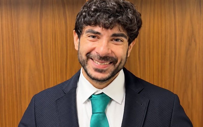 تصريحات توني خان حول كواليس WBD تتلقى تفسيرا مختلفا تماما