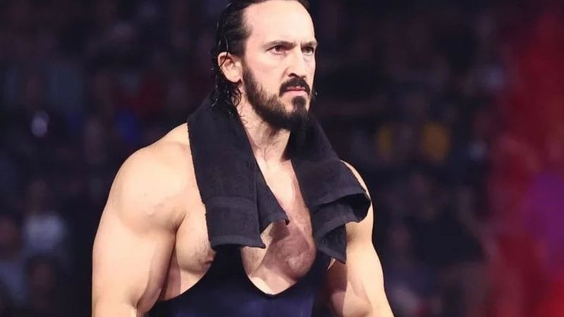 توني خان يعلن عن نزال فردي مرتقب في عرض AEW Dynamite تكريما لروح باك