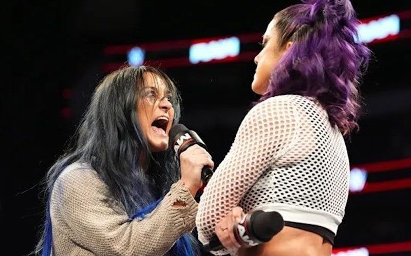 WWE تدرس إقامة نزال بقوانين نادرة للمصارعتين بايلي وليرا فالكيريا