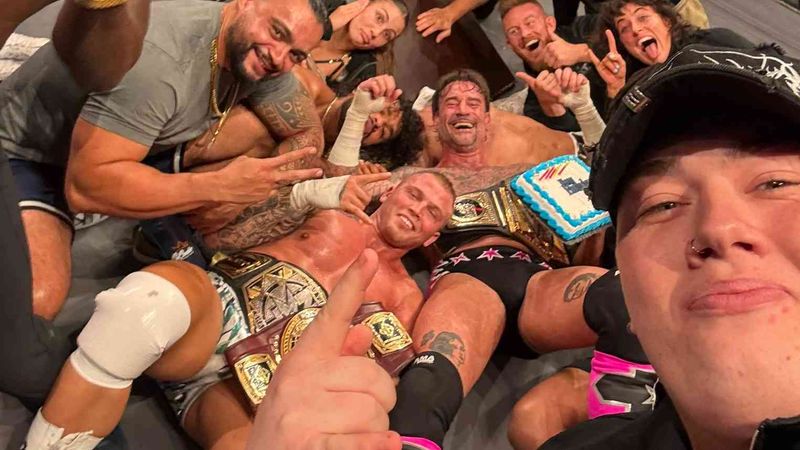 "قلبي ممتلئ بالسعادة والمحبة!".. بطل WWE الأوحد سي ام بانك يوجه رسالة مؤثرة بعد ظهوره التاريخي في عروض NXT