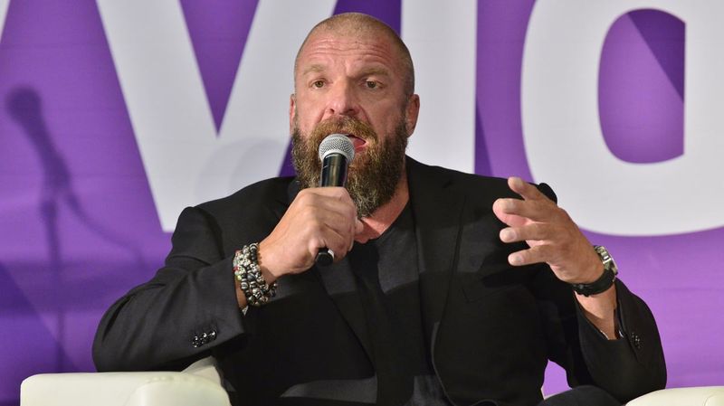 تريبل إتش يتحدث عن الأثر العاطفي لرؤية أصدقائه يتولون مناصب قيادية في WWE