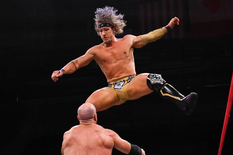 إعجاب شديد خلف كواليس AEW بأداء إيس أوستن رغم خسارته أمام كلاوديو كاستانيولي