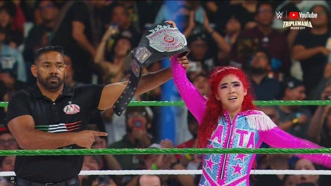 لا كاتالينا تواجه روكسان بيريز على لقب رينا دي ريناس في عرض WWE Worlds Collide