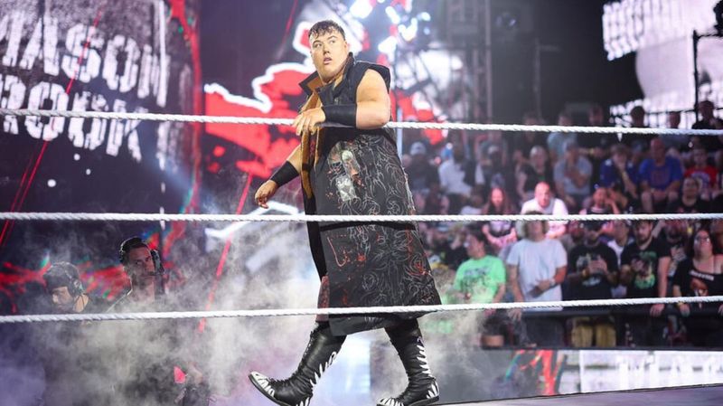 ميسون روك نجم WWE NXT يعلق على جذب انتباه جون سينا