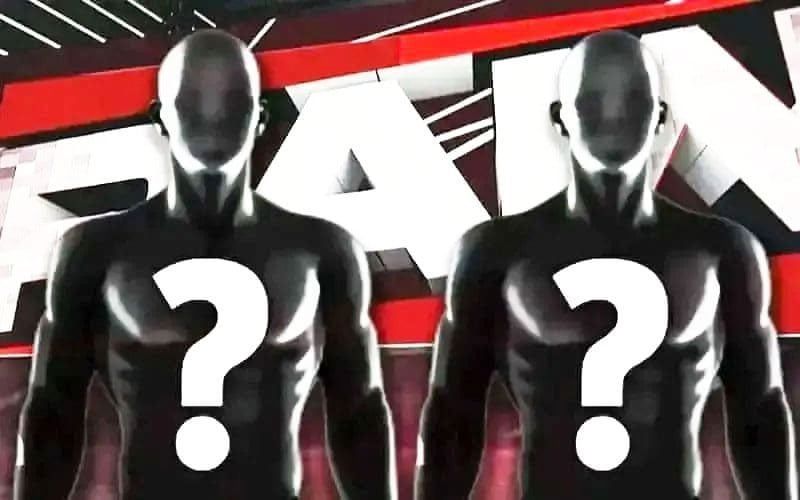 الإعلان عن نزالات وفقرات متعددة لعرض WWE RAW القادم