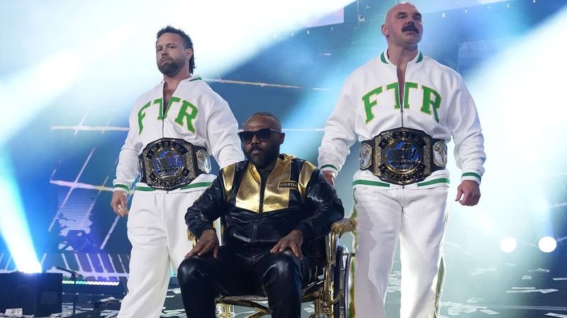 داكس هاروود: التحالف مع ستوكلي هاثاواي تم طرحه لأول مرة في WWE