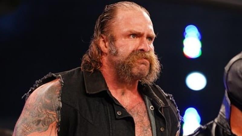 ناتاليا تربط رحيل ذا بوتشر بذكرى وفاة أوين هارت المؤلمة في كواليس WWE